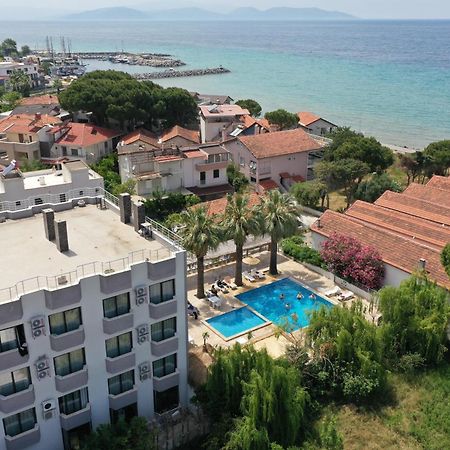 Medos Beach Hotel คูซาดาซี ภายนอก รูปภาพ