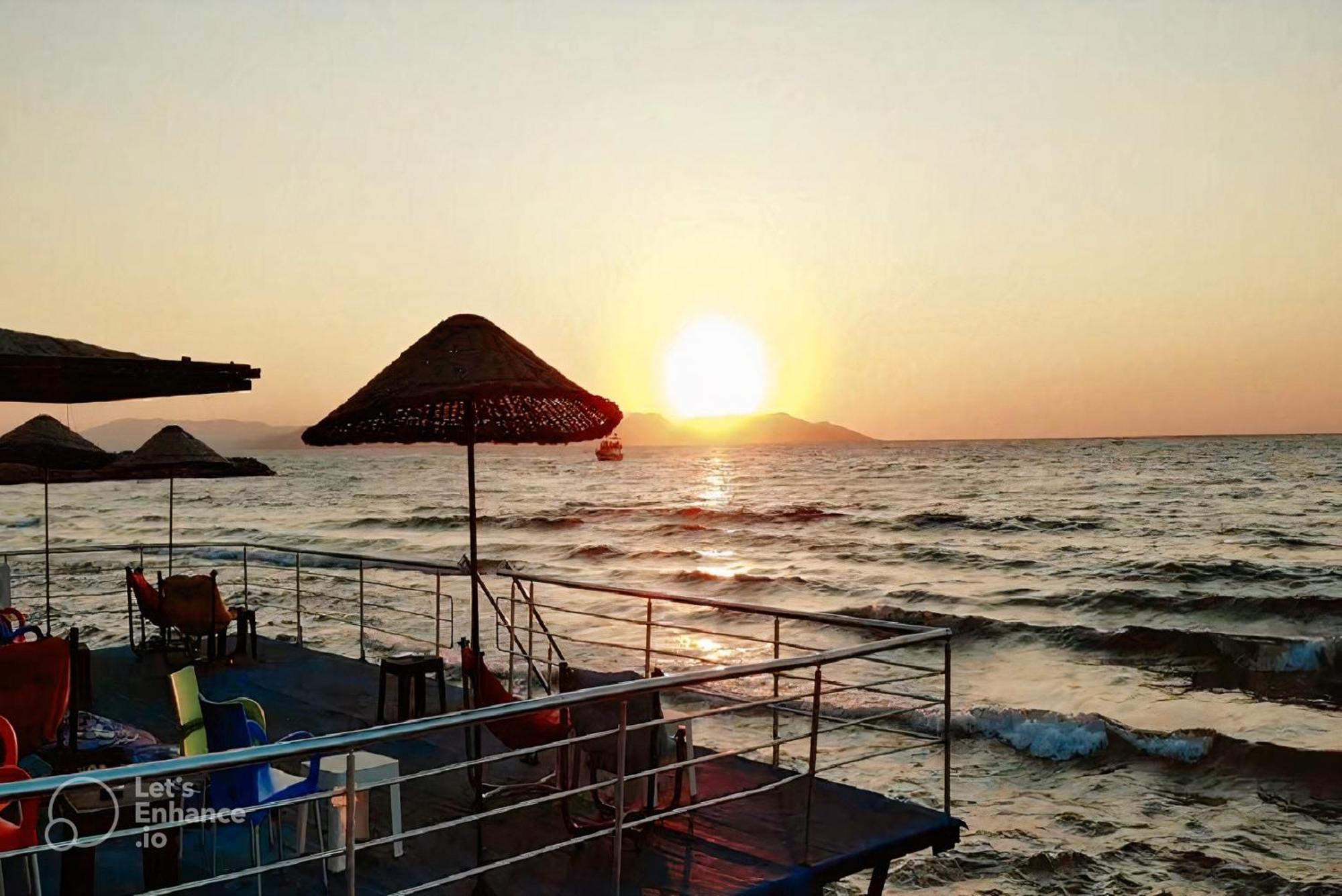 Medos Beach Hotel คูซาดาซี ภายนอก รูปภาพ