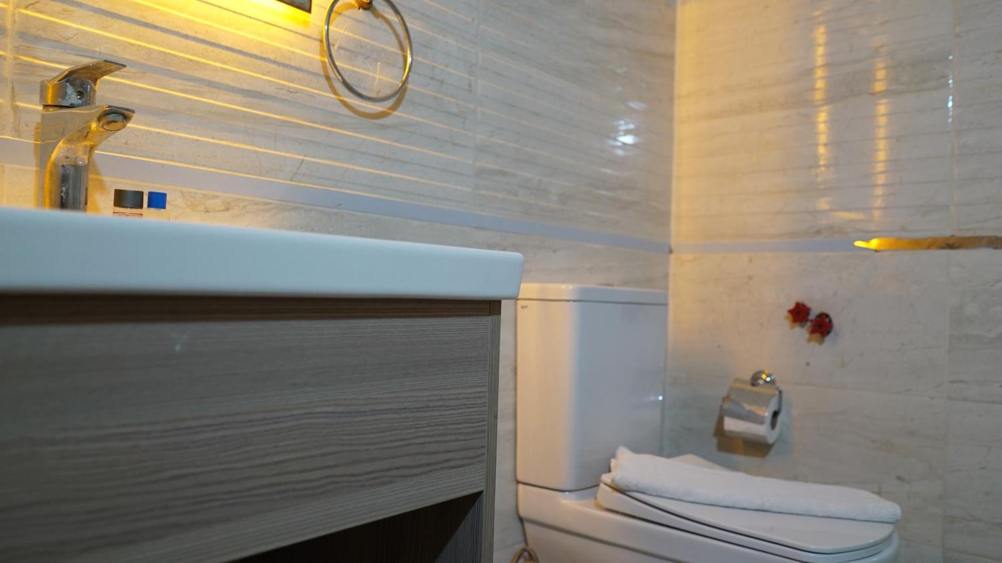 Medos Beach Hotel คูซาดาซี ภายนอก รูปภาพ