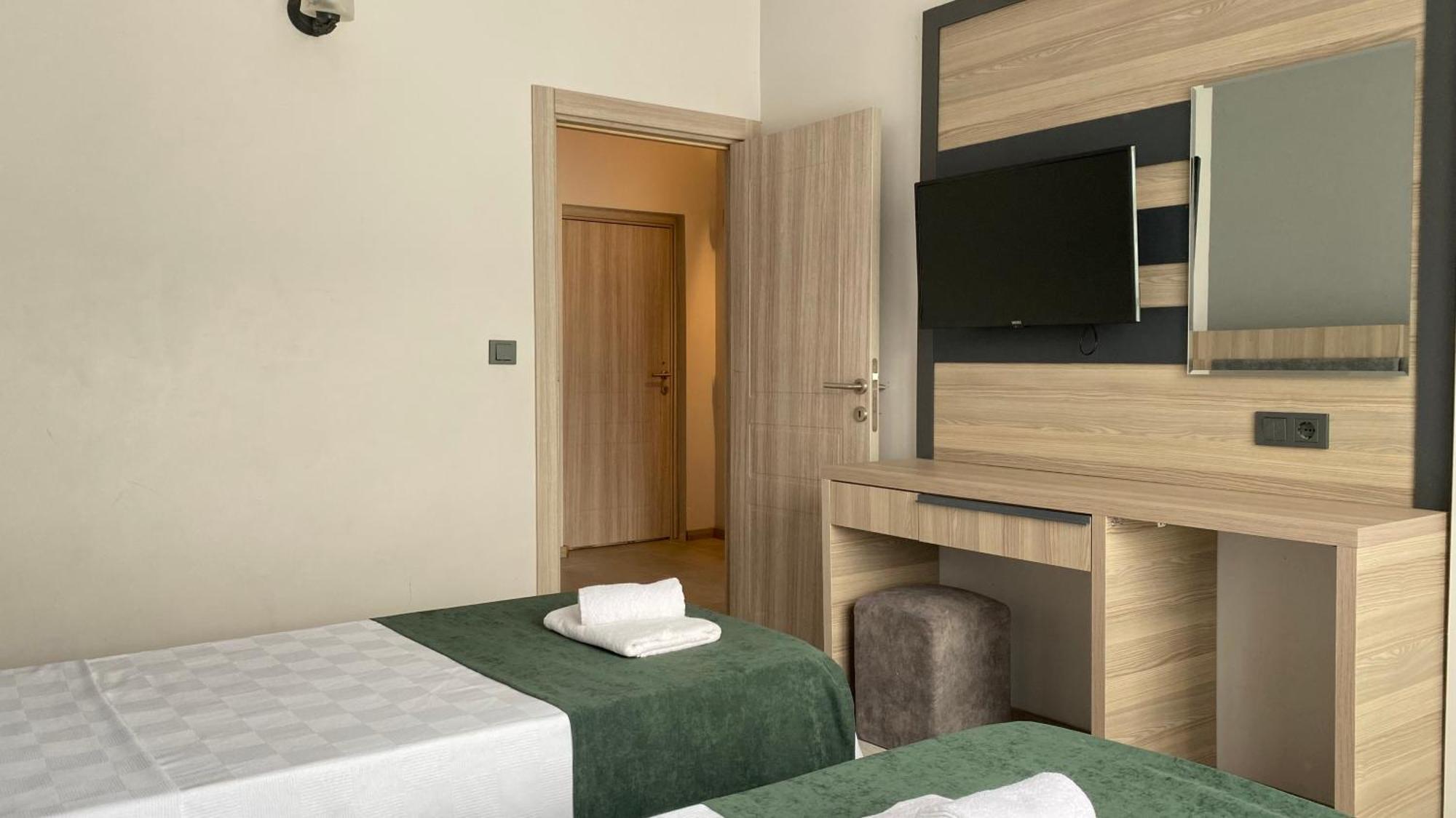 Medos Beach Hotel คูซาดาซี ภายนอก รูปภาพ
