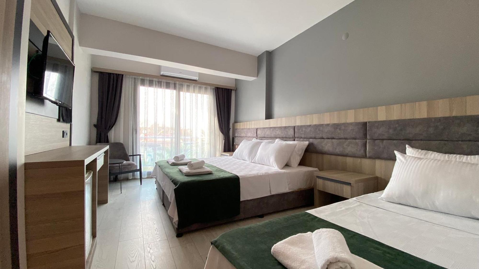 Medos Beach Hotel คูซาดาซี ภายนอก รูปภาพ
