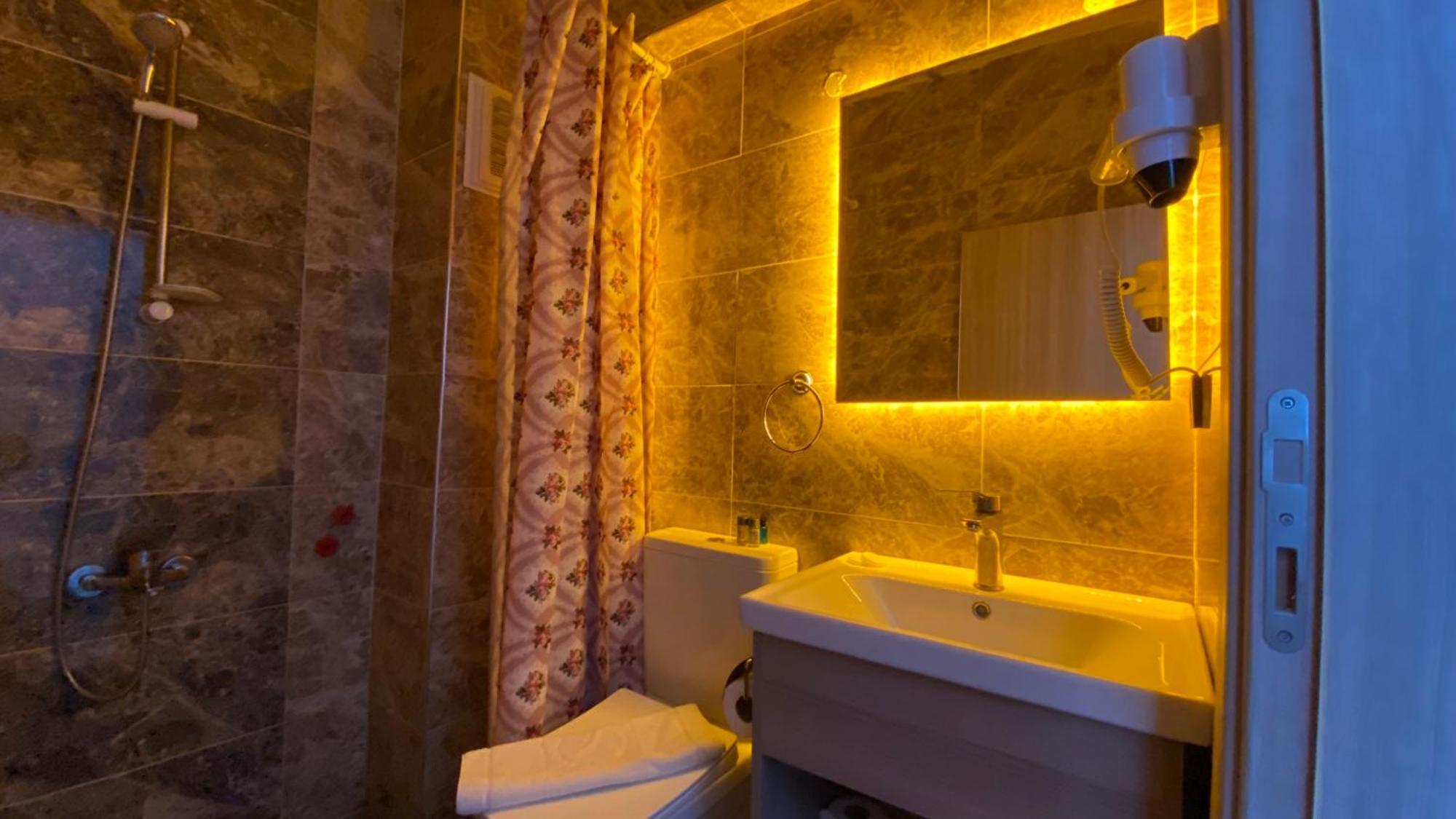 Medos Beach Hotel คูซาดาซี ภายนอก รูปภาพ